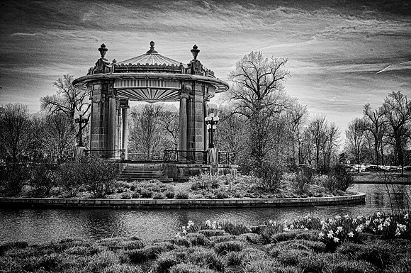 Art - Muny Gazaebo HDR BW1
